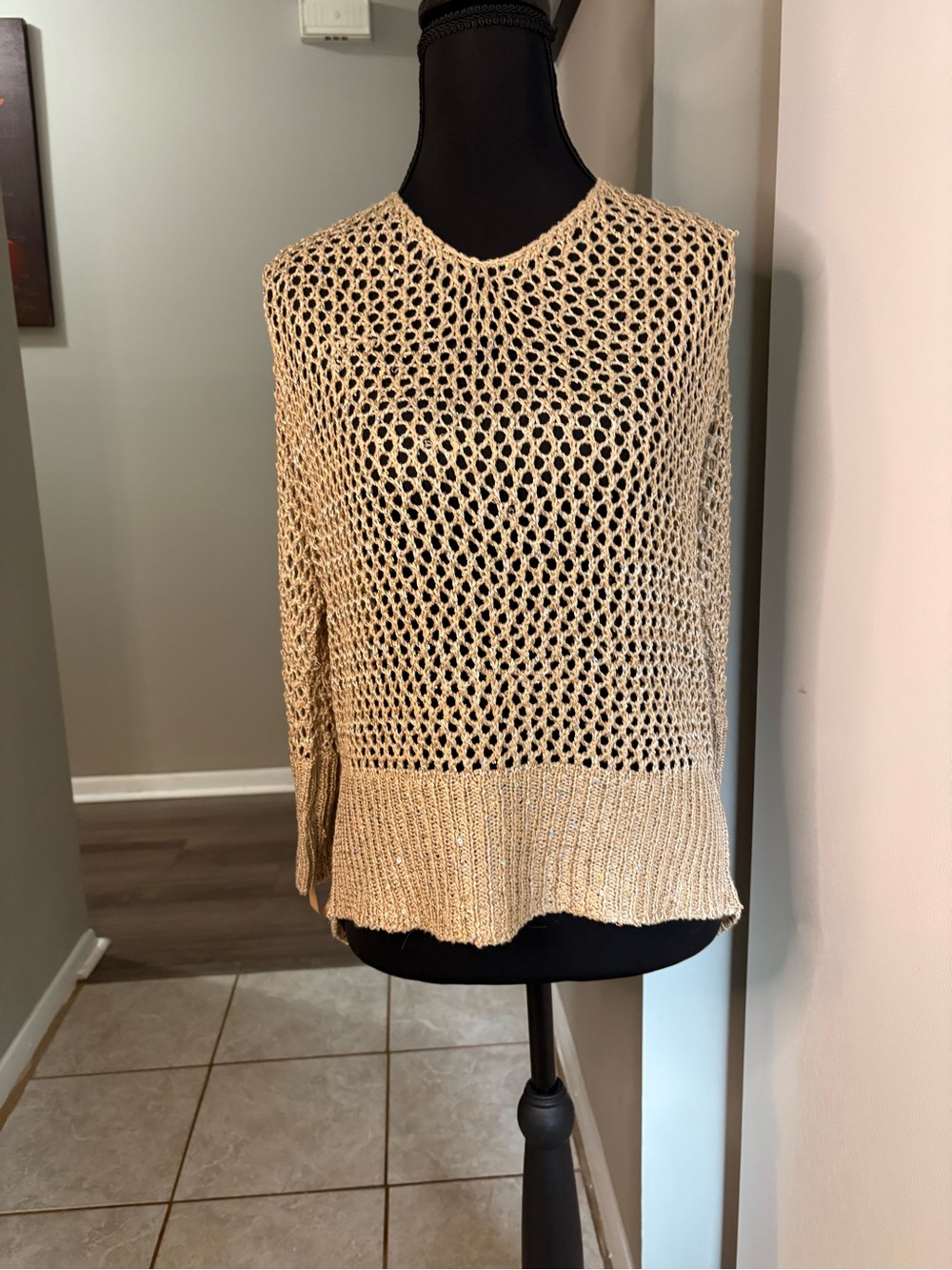 Open-Weave Cream Knit Top with Rib Hem